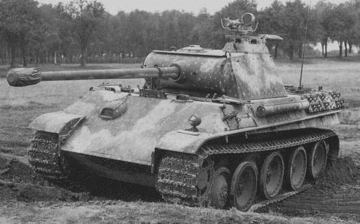 [Photo 8b - Pz Kpfw V 'Panther' Ausf. G with a Diamler-Benz 'dot' pattern Hinterhalt-Tarnung. Other interesting features are the night-vision device mounted on the commander's cupola and the missing hull MG.]